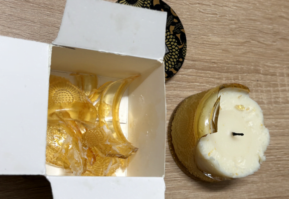 cách xử lí nến thơm bị bể hũ